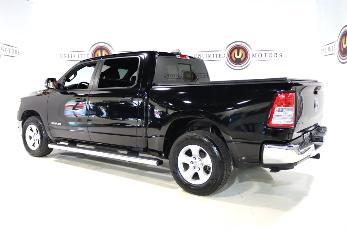 Used 2023 RAM 1500 Big Horn AWD/4WD image 3