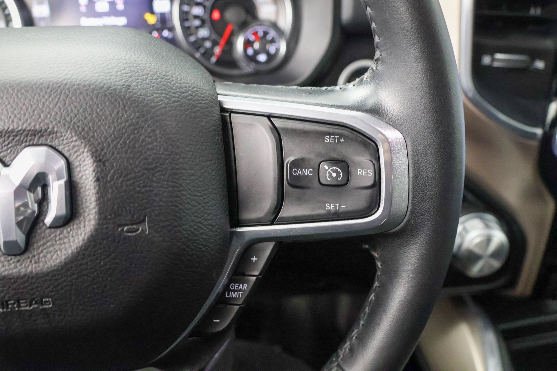 Used 2022 RAM 1500 Laramie AWD/4WD image 16