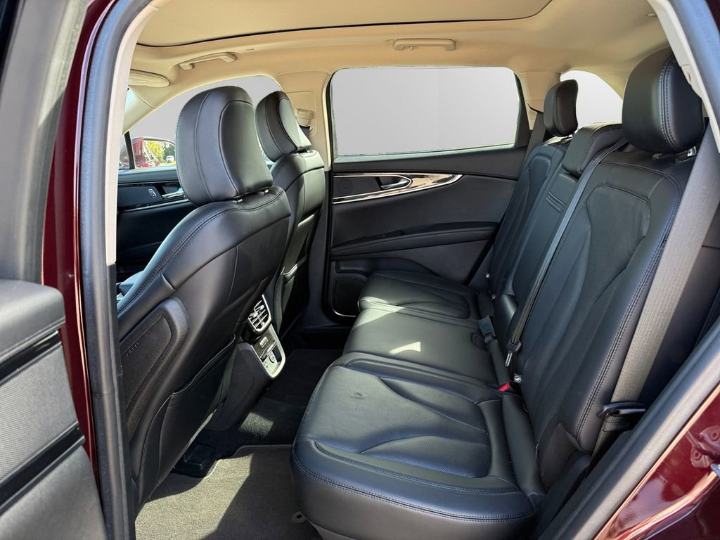 Used 2022 Lincoln Nautilus Reserve image 14