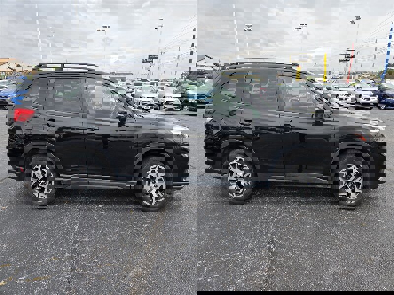 Used 2020 Subaru Forester Premium image 2