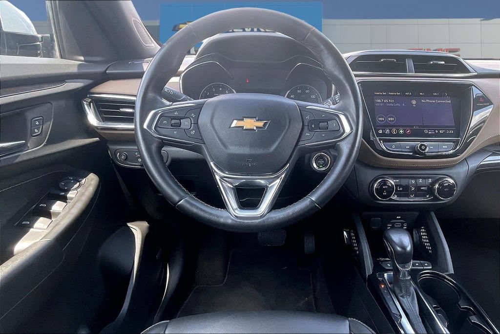 Used 2022 Chevrolet TrailBlazer ACTIV w/ Technology Package FWD image 8