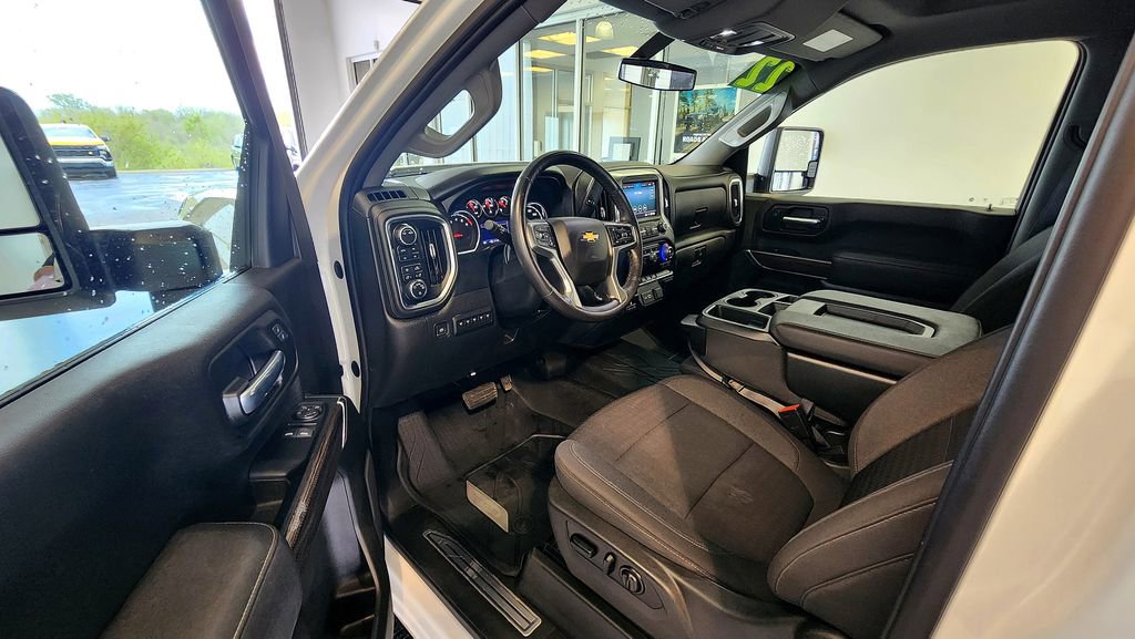 Used 2022 Chevrolet Silverado 3500 LT w/ Convenience Package image 18