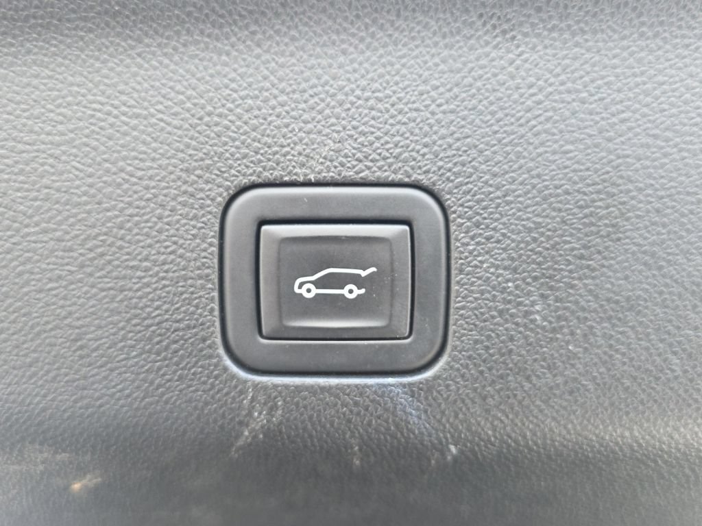 Used 2024 Chevrolet Suburban LT AWD/4WD image 15