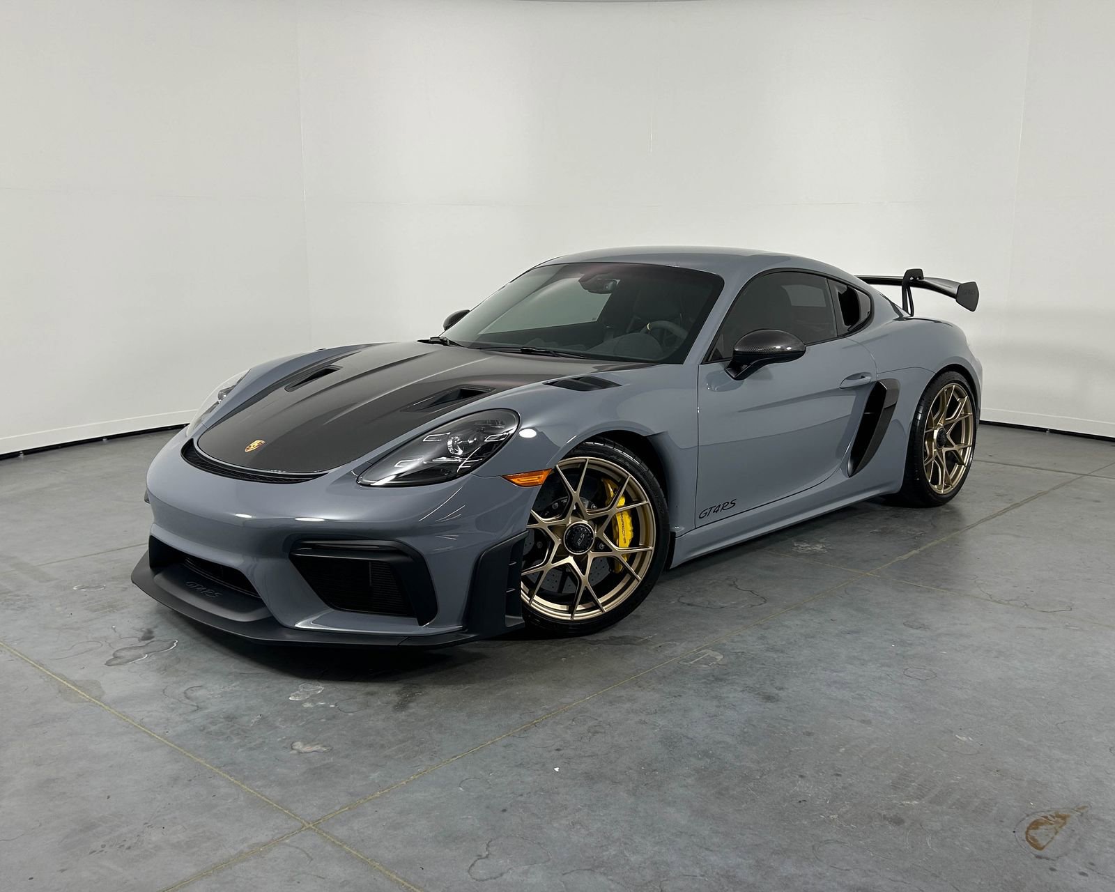 Certified 2025 Porsche 718 Cayman GT4 RS image 1