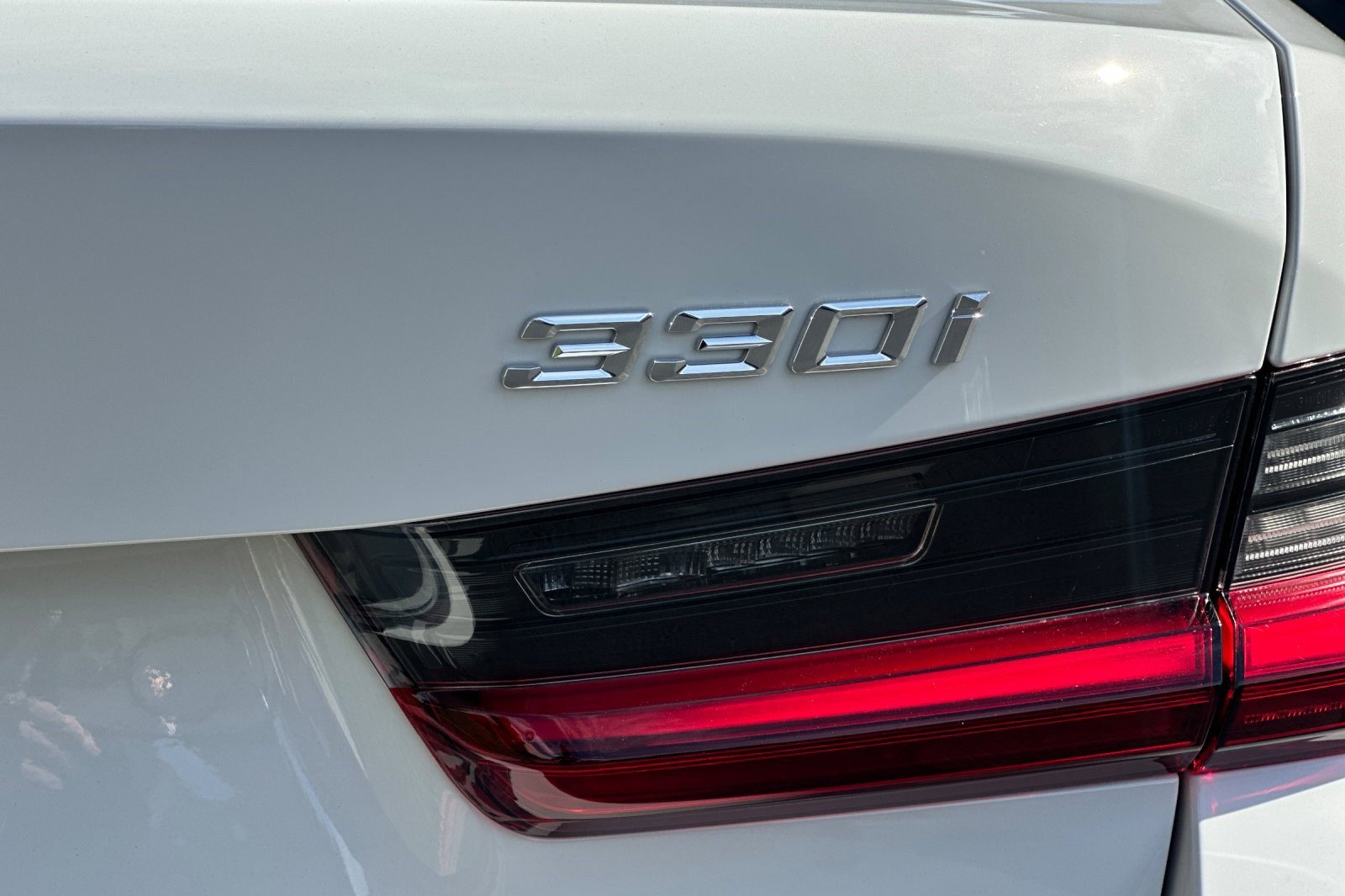 Used 2025 BMW 330i Sedan w/ Convenience Package image 38