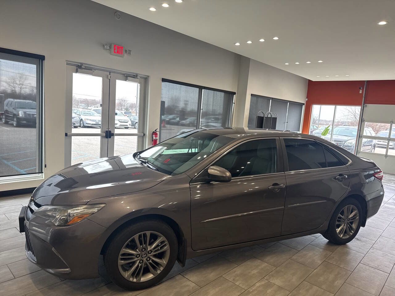 Used 2015 Toyota Camry SE image 7