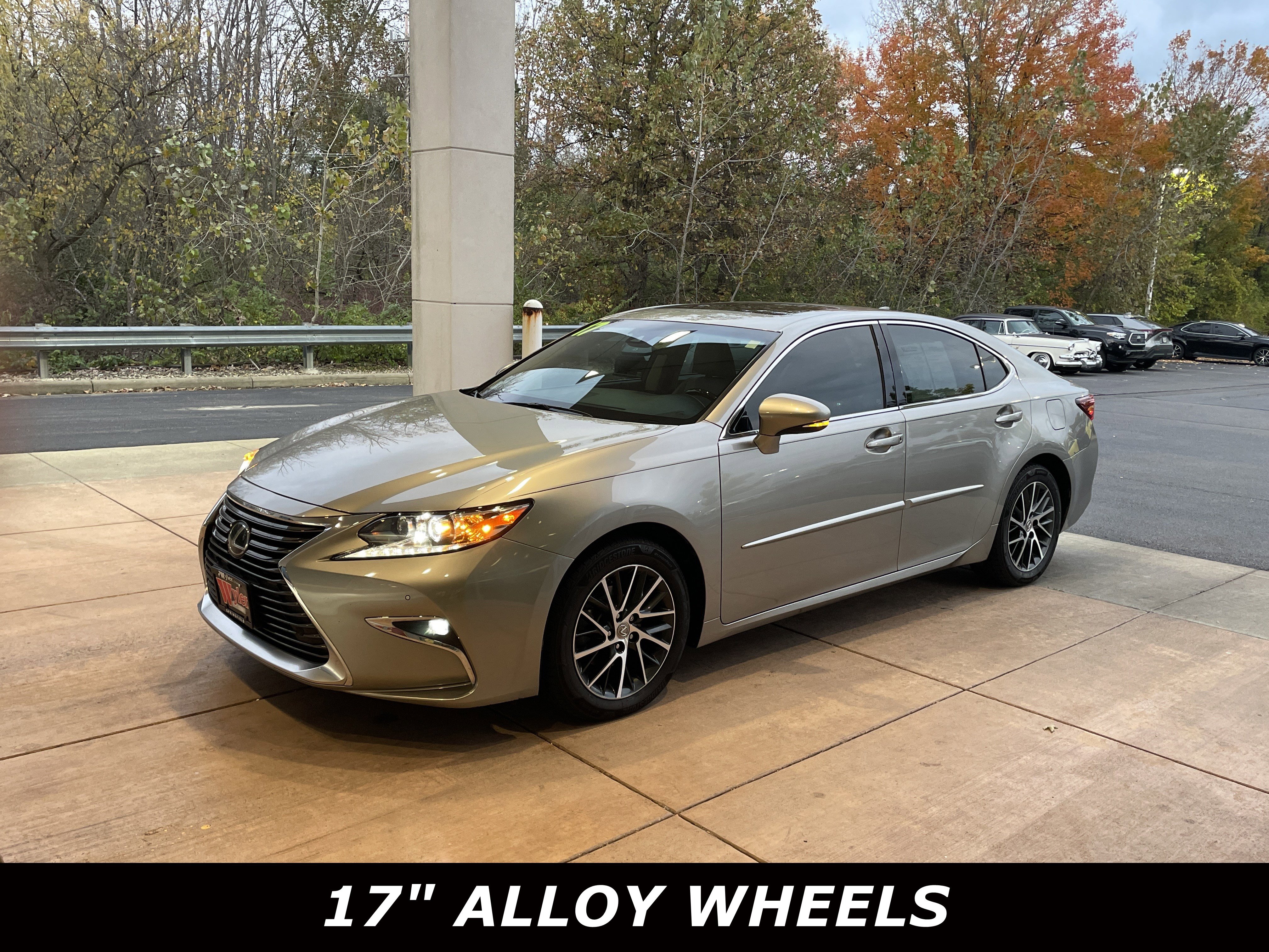 Used 2017 Lexus ES 350 image 3