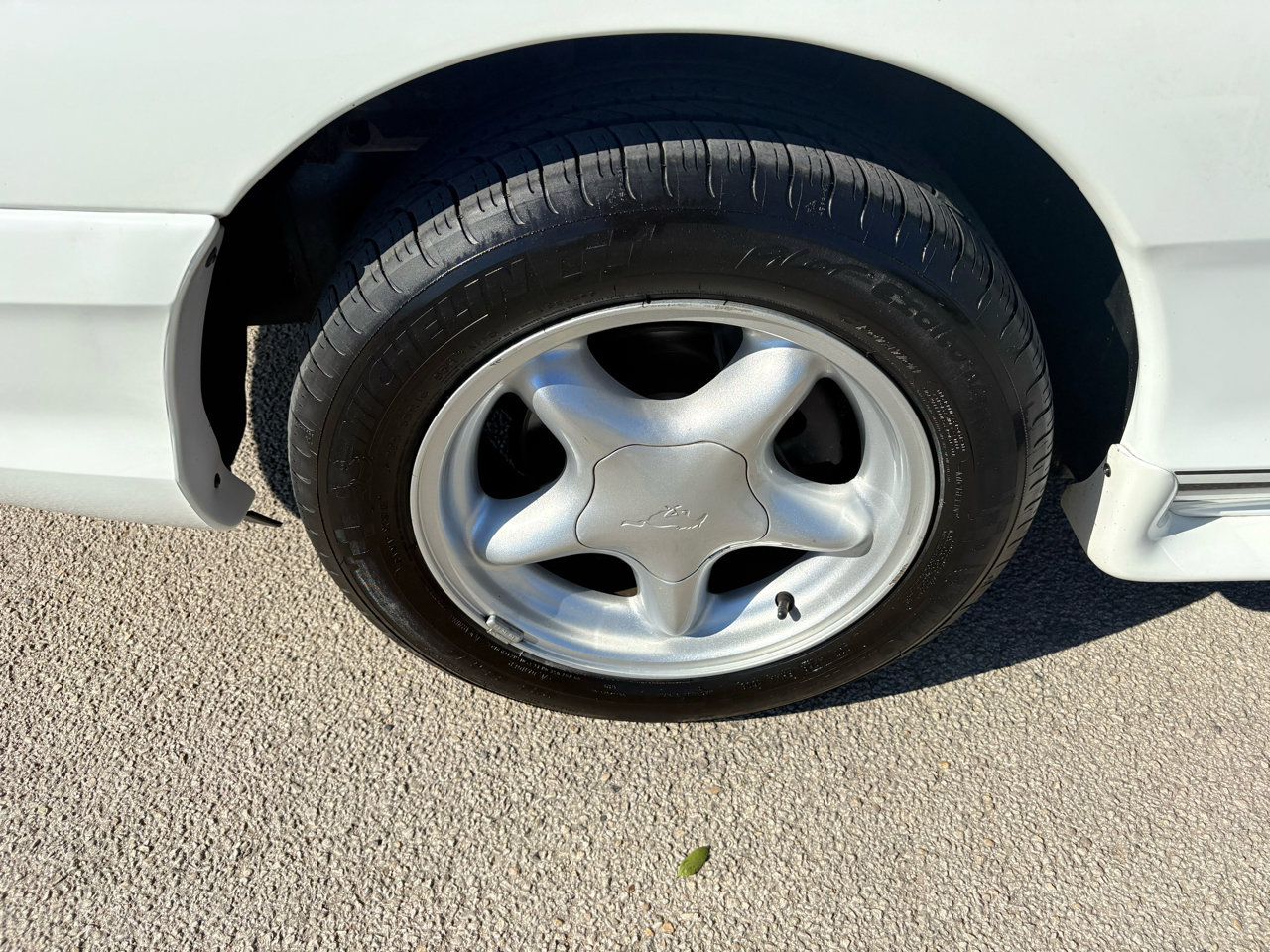 Used 1998 Ford Mustang Convertible image 16