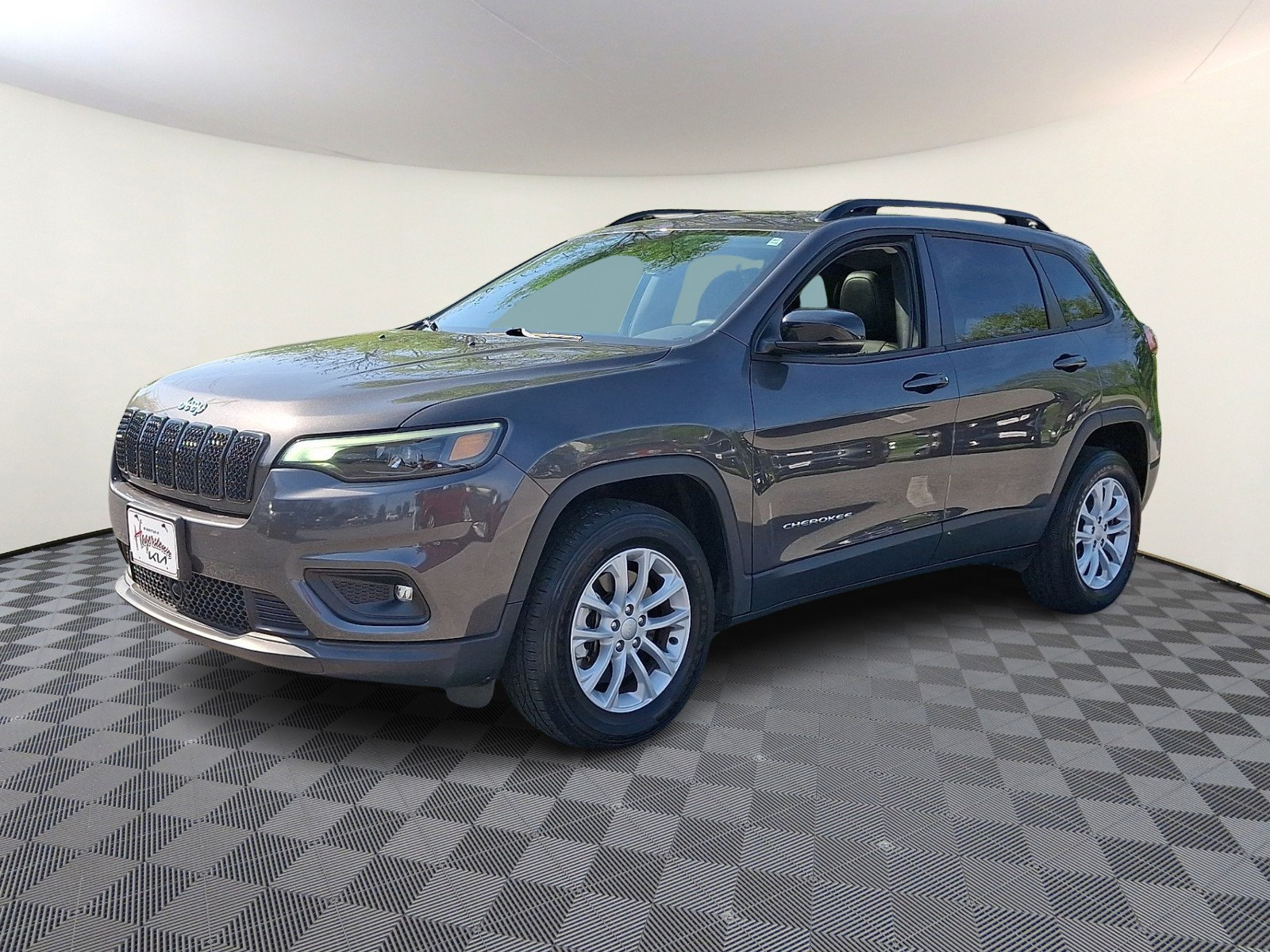 Used 2022 Jeep Cherokee Latitude Lux w/ Sun & Sound Group AWD/4WD image 3