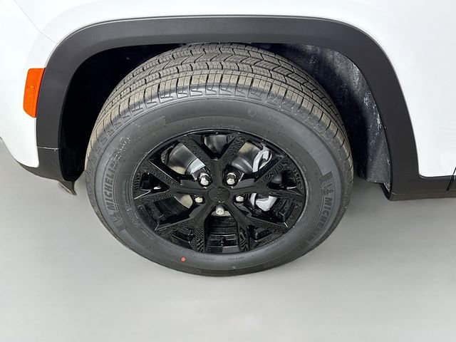 New 2026 Jeep Grand Cherokee Laredo image 30