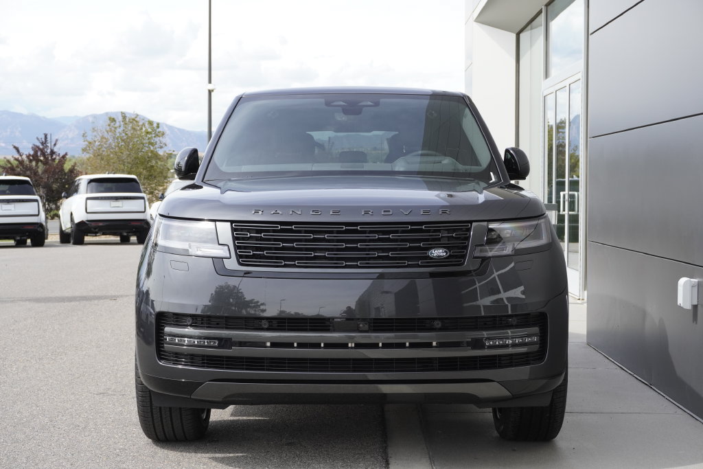 New 2027 Land Rover Range Rover Long Wheelbase SE AWD/4WD image 5