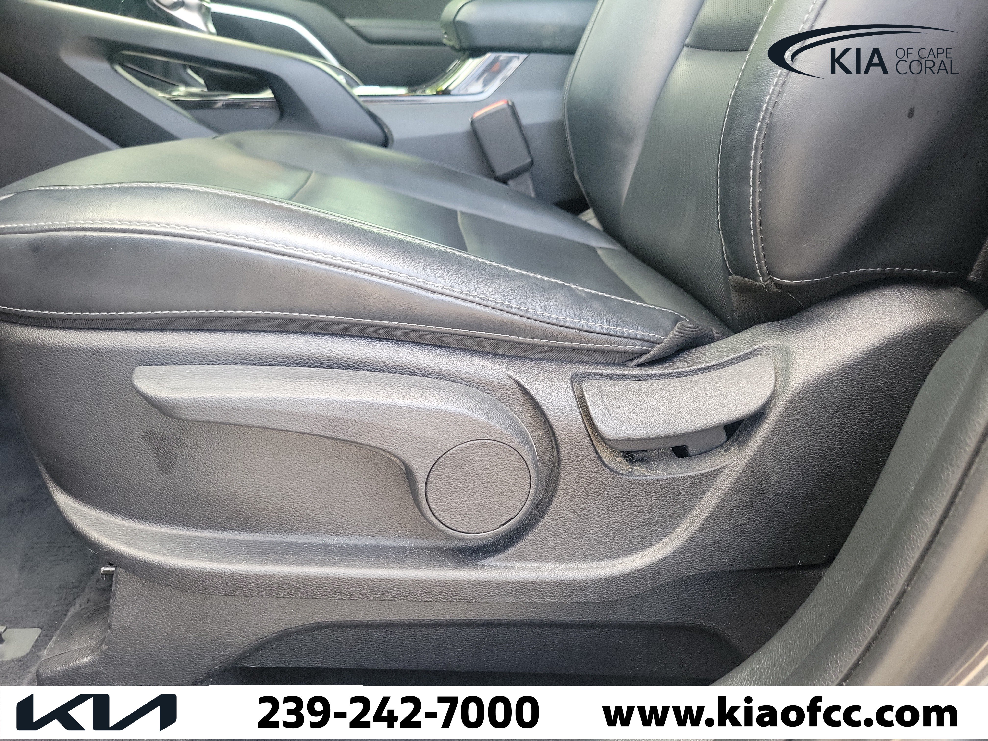 Used 2022 Kia Telluride LX FWD image 26
