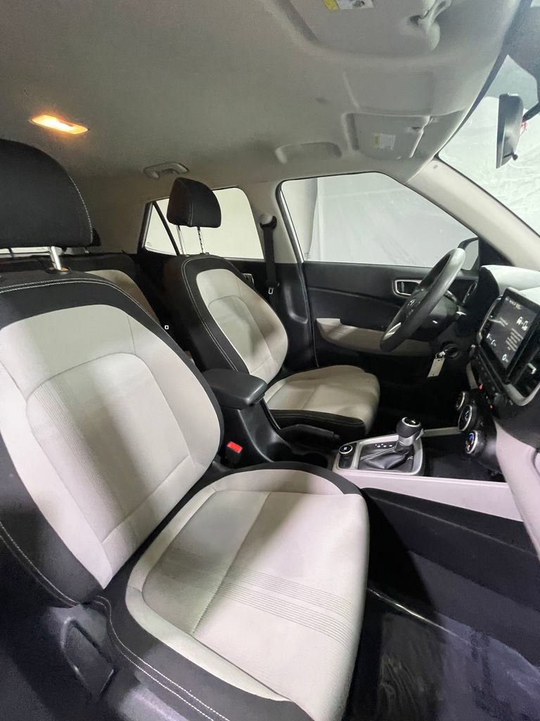 Used 2020 Hyundai Venue SEL image 33