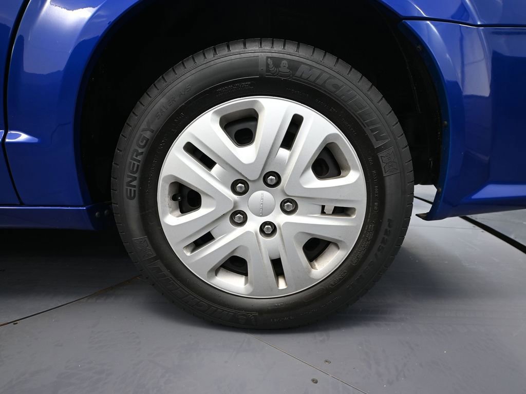 Used 2019 Dodge Grand Caravan SE w/ UConnect Hands-Free Group image 15