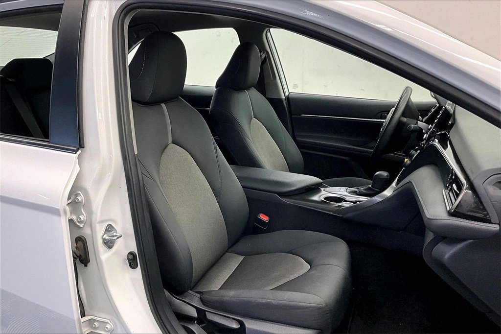 Used 2024 Toyota Camry LE image 6