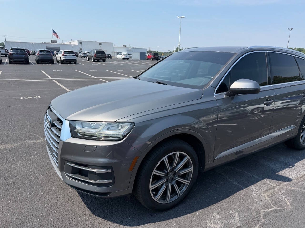 Used 2017 Audi Q7 3.0T Premium Plus w/ Premium Plus Package AWD/4WD image 9