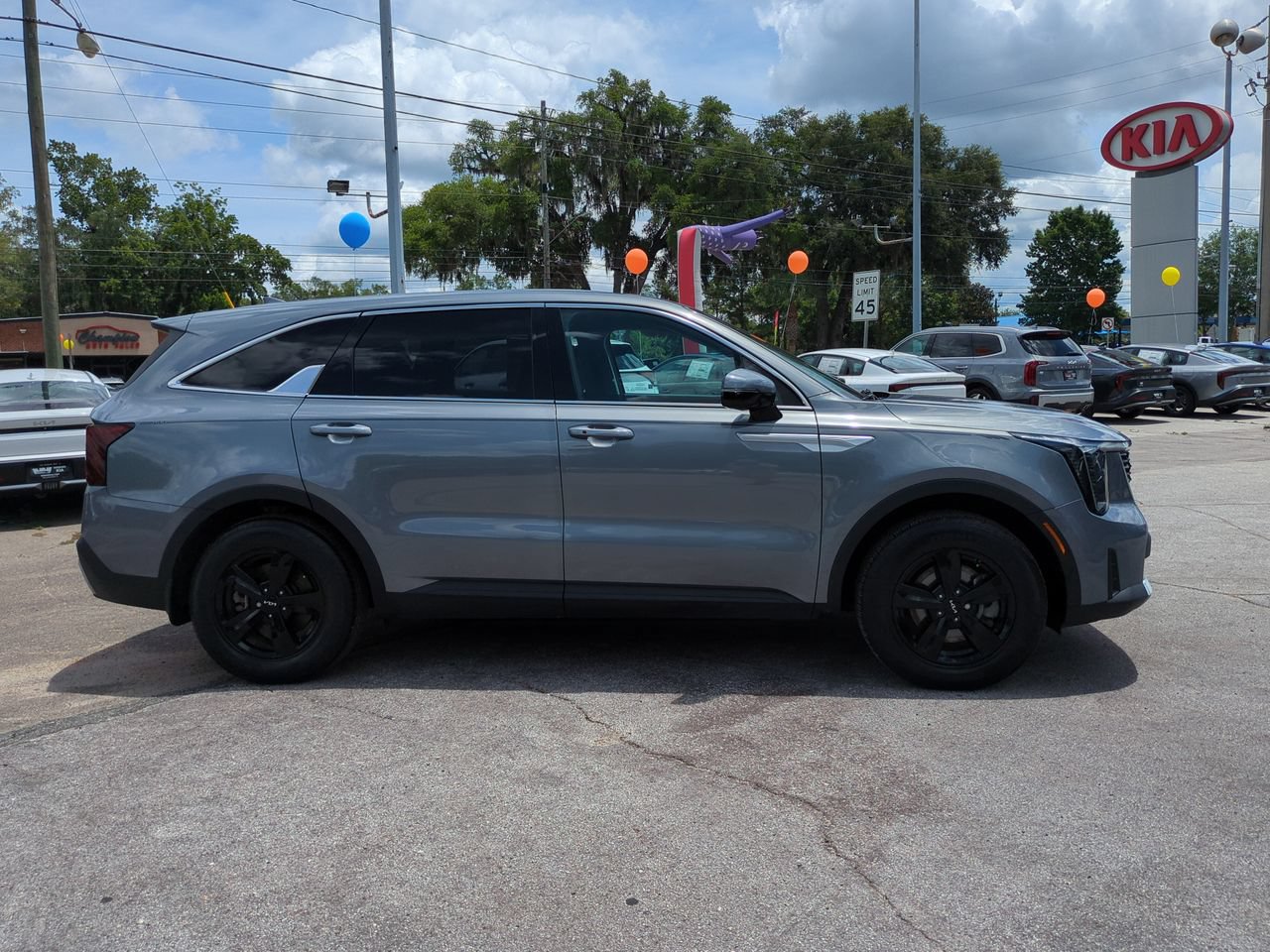Certified 2024 Kia Sorento LX FWD image 4
