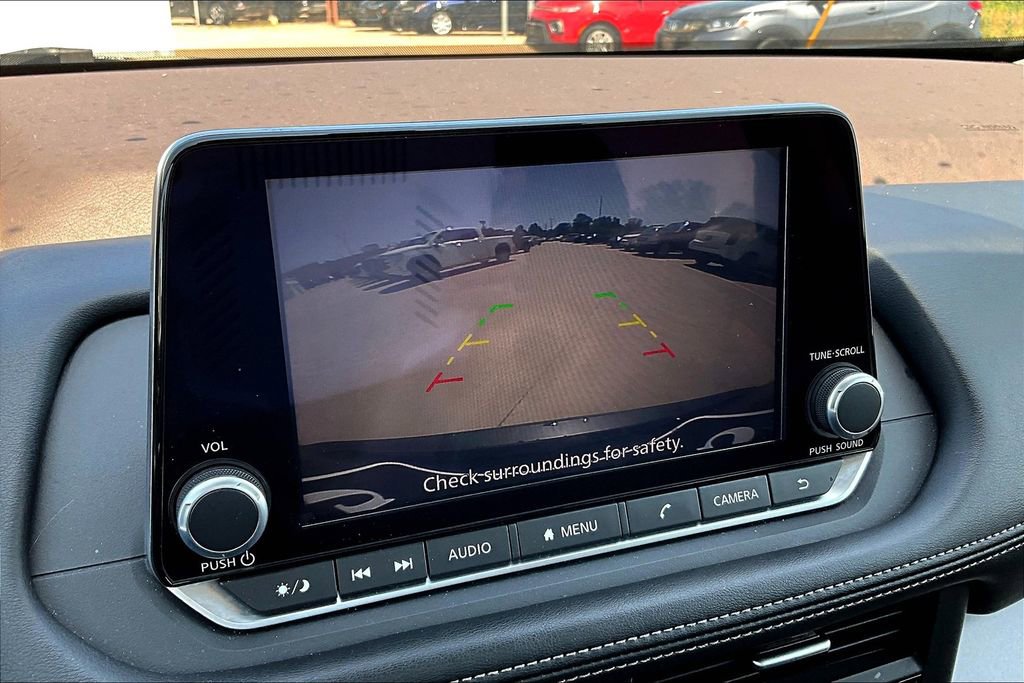 Used 2023 Nissan Rogue SV image 29