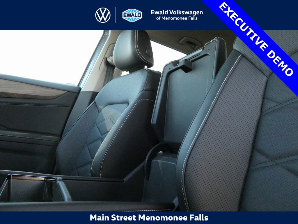 Certified 2025 Volkswagen Atlas SE image 34