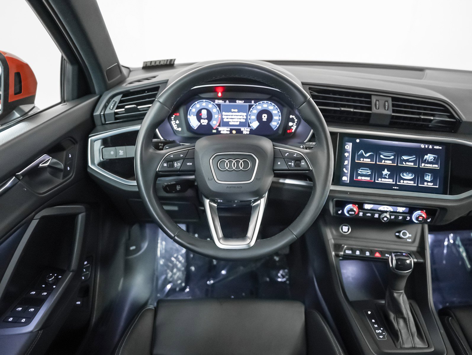 Certified 2023 Audi Q3 2.0T Premium w/ Black Optic Sport Package image 15