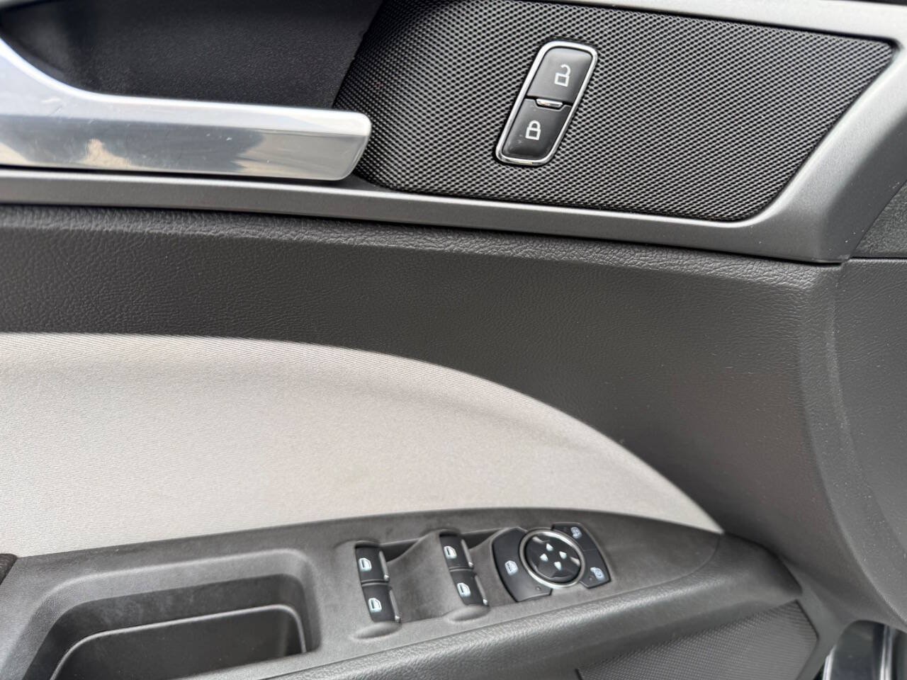 Used 2013 Ford Fusion S FWD image 18