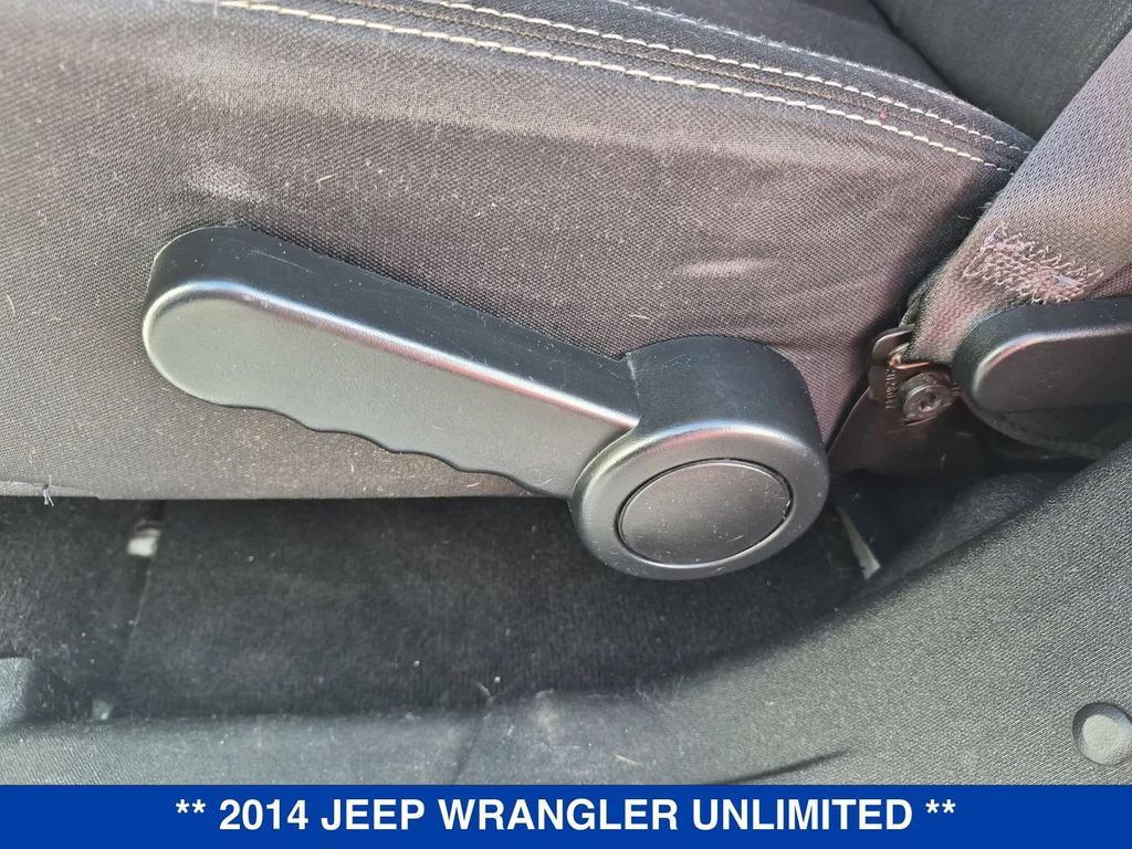 Used 2014 Jeep Wrangler Unlimited Sahara w/ Connectivity Group AWD/4WD image 14