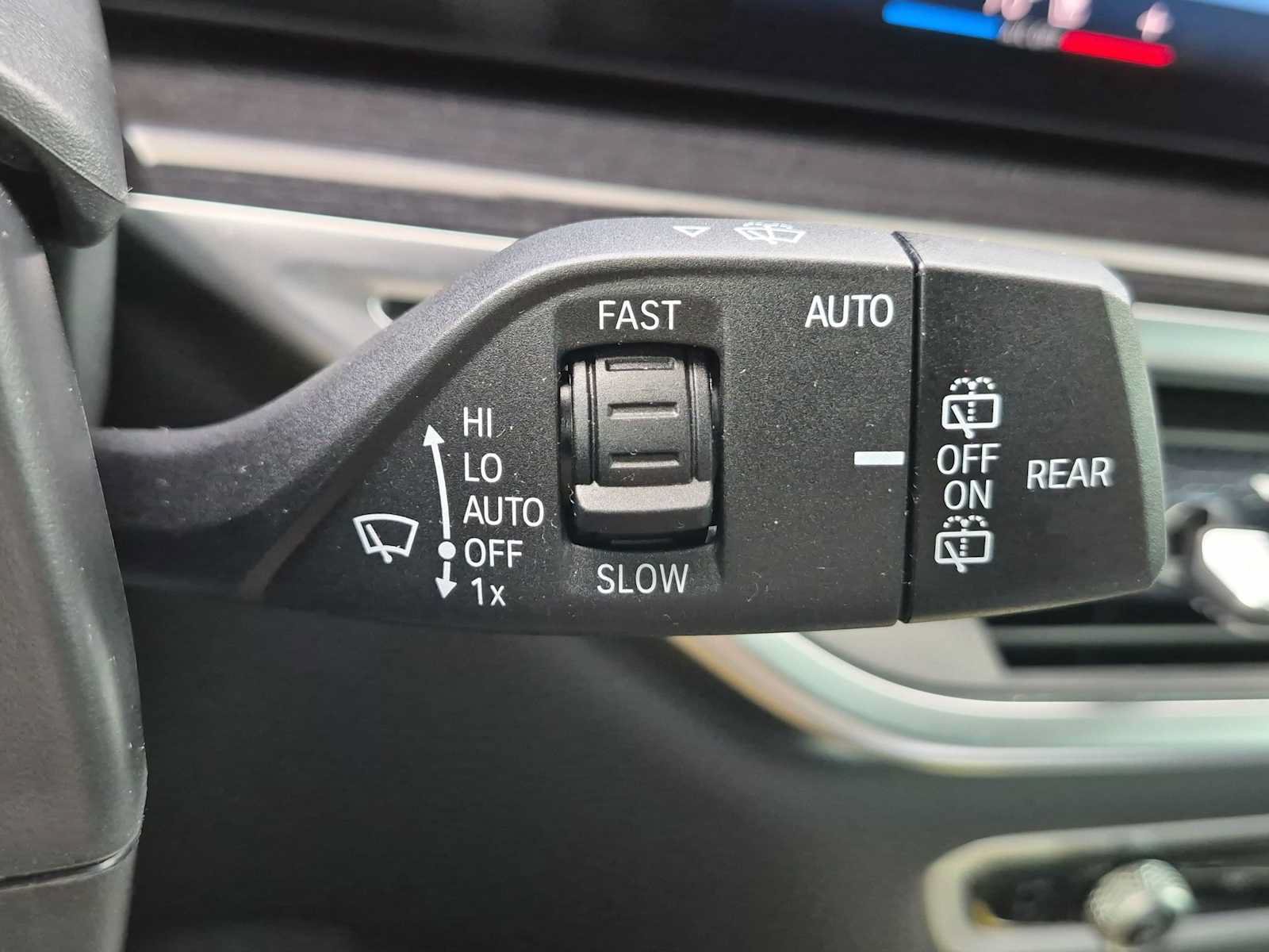 Used 2025 BMW X7 xDrive40i w/ M Sport Package AWD/4WD image 28