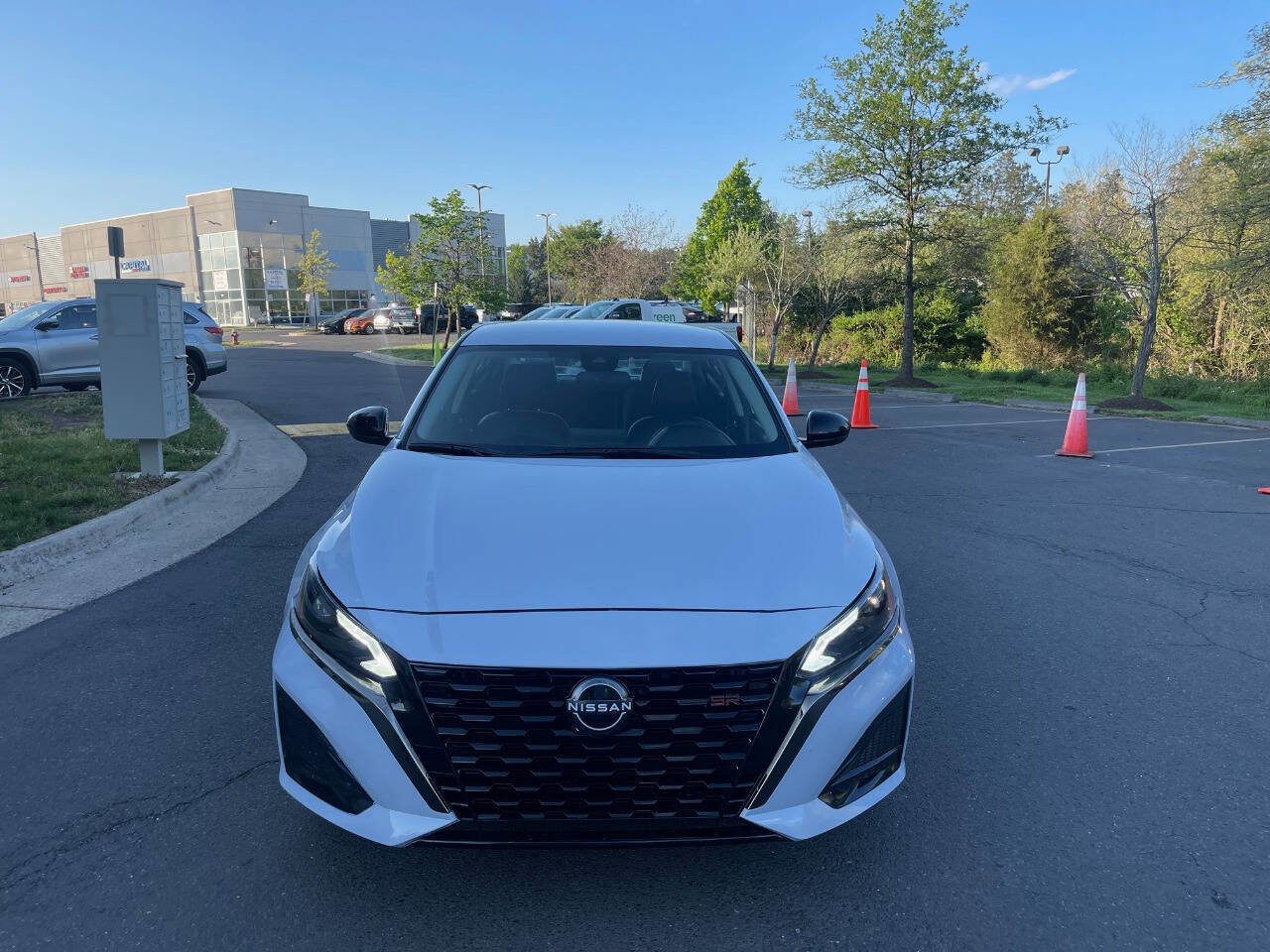 Used 2023 Nissan Altima 2.5 SR image 3