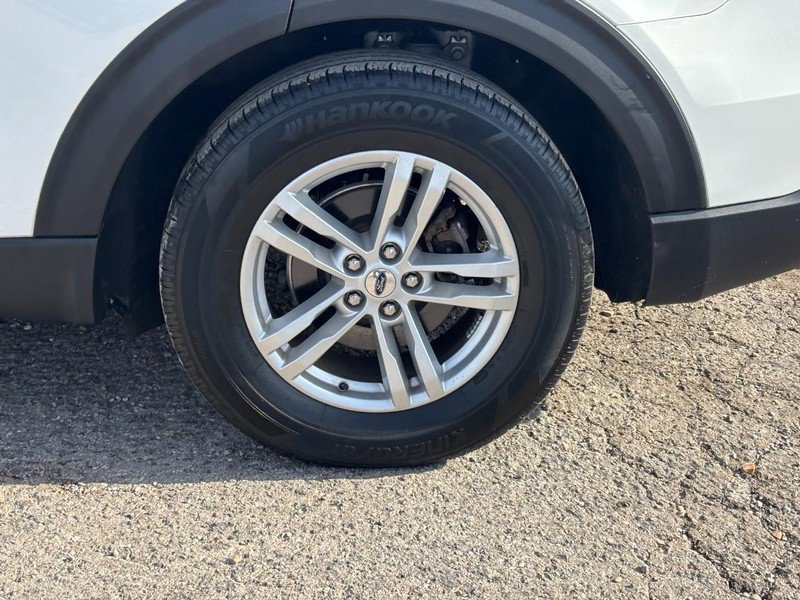 Used 2022 Ford Explorer XLT w/ Equipment Group 202A image 11