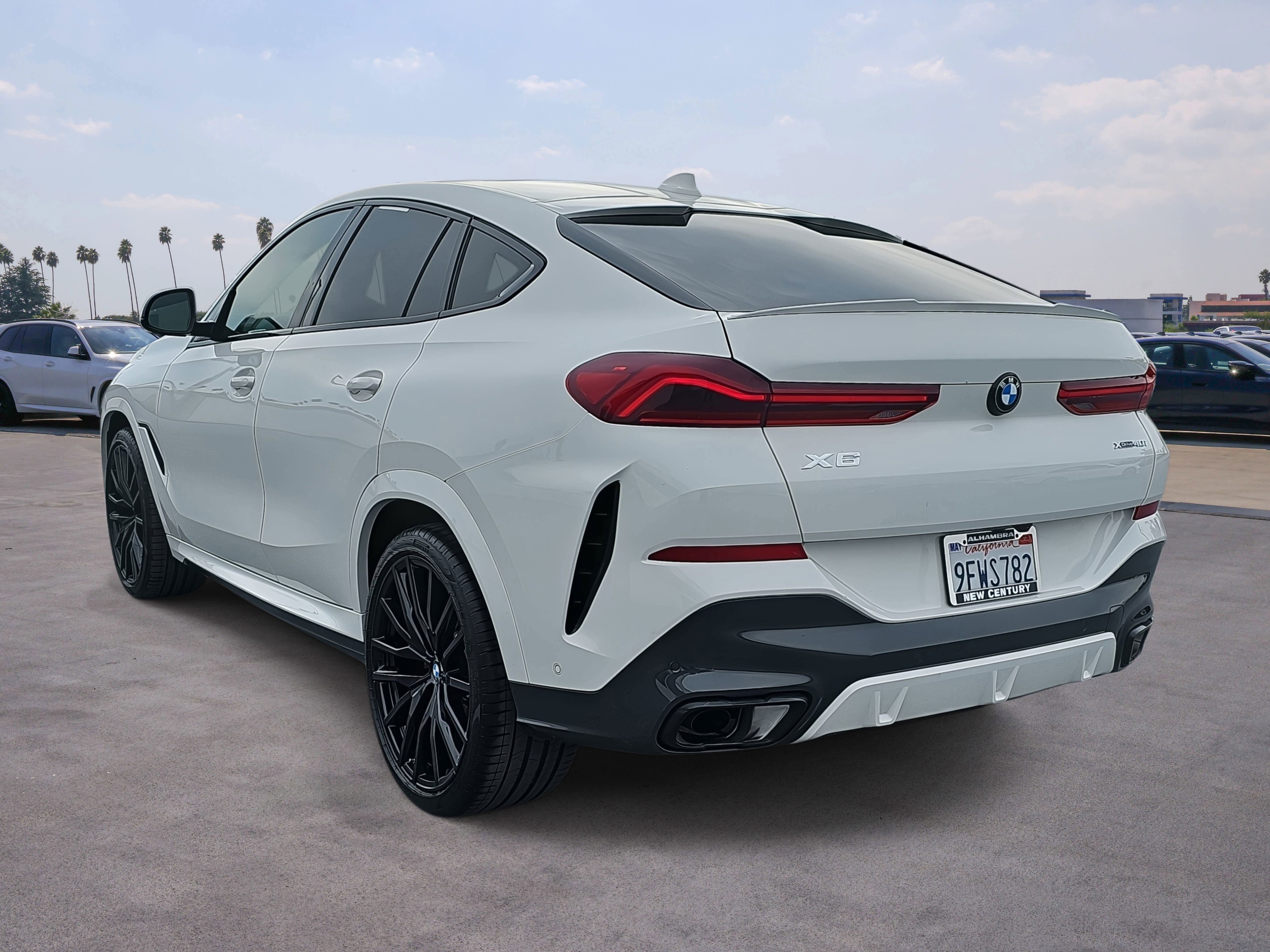 Used 2023 BMW X6 xDrive40i w/ M Sport Package AWD/4WD image 7