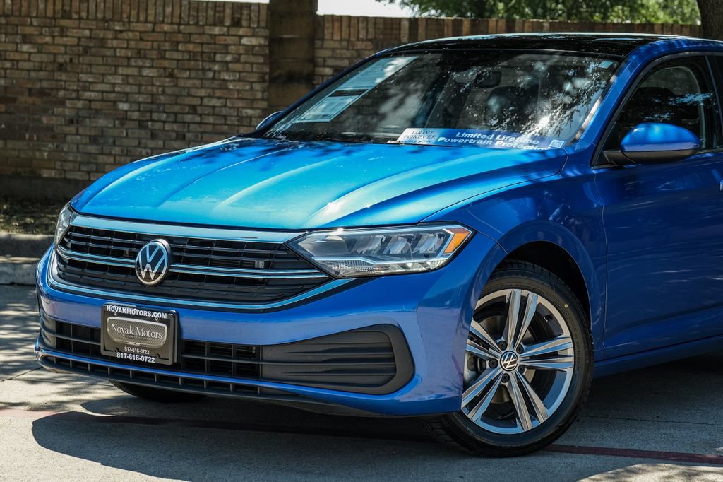Used 2022 Volkswagen Jetta SE FWD image 13