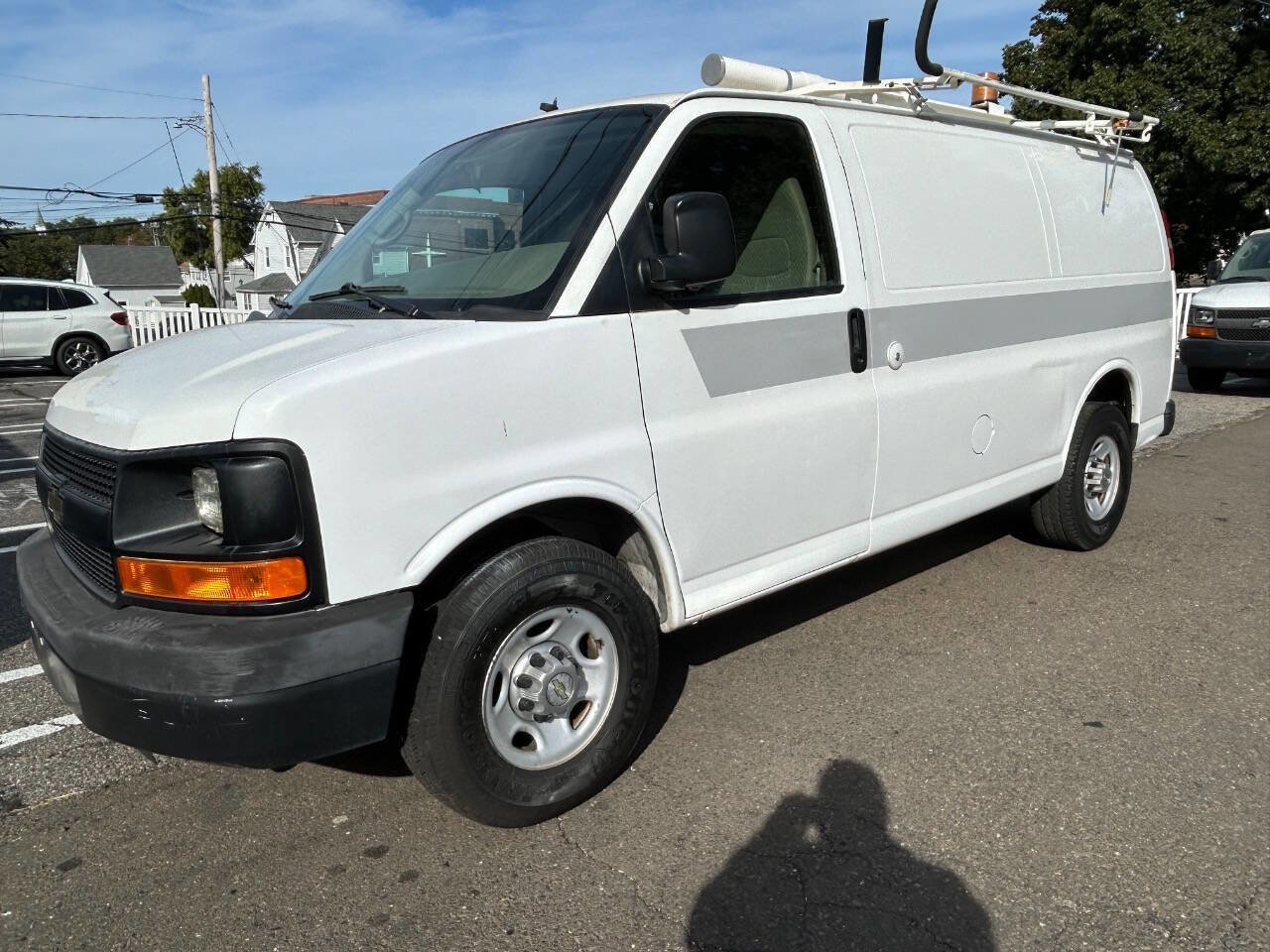 Used 2014 GMC Savana 2500 w/ Cold Climate Package image 3
