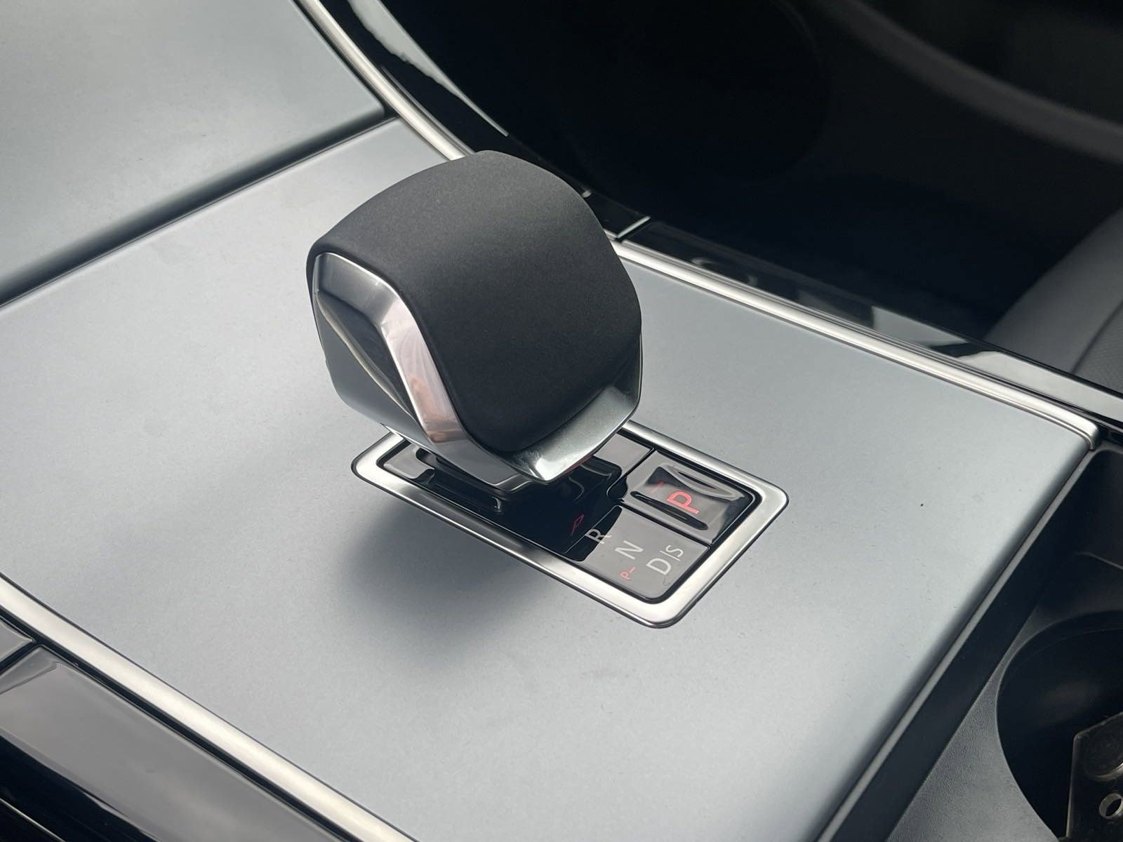 Used 2025 Land Rover Range Rover Evoque S image 17