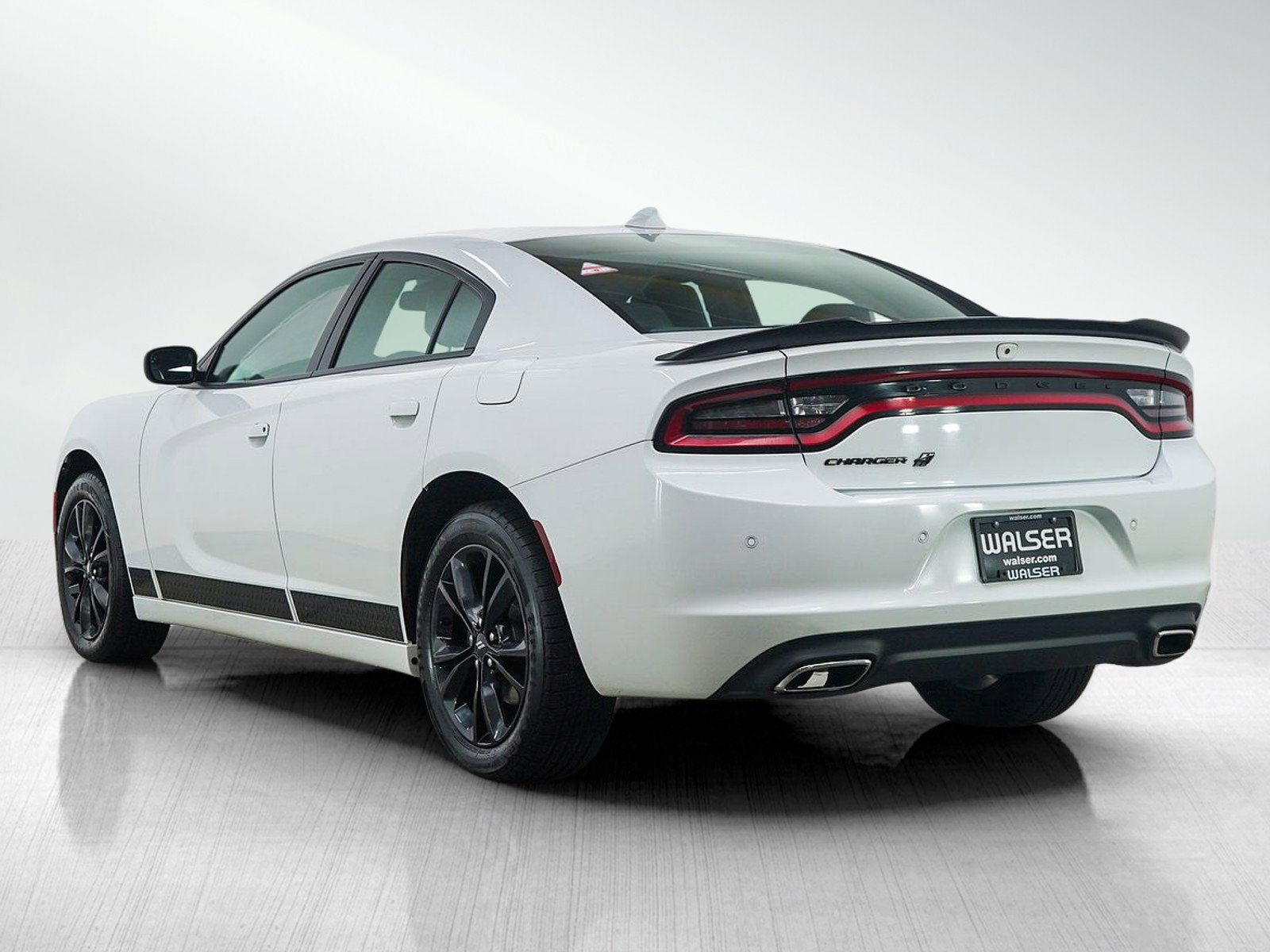 Used 2020 Dodge Charger SXT w/ Plus Group image 3