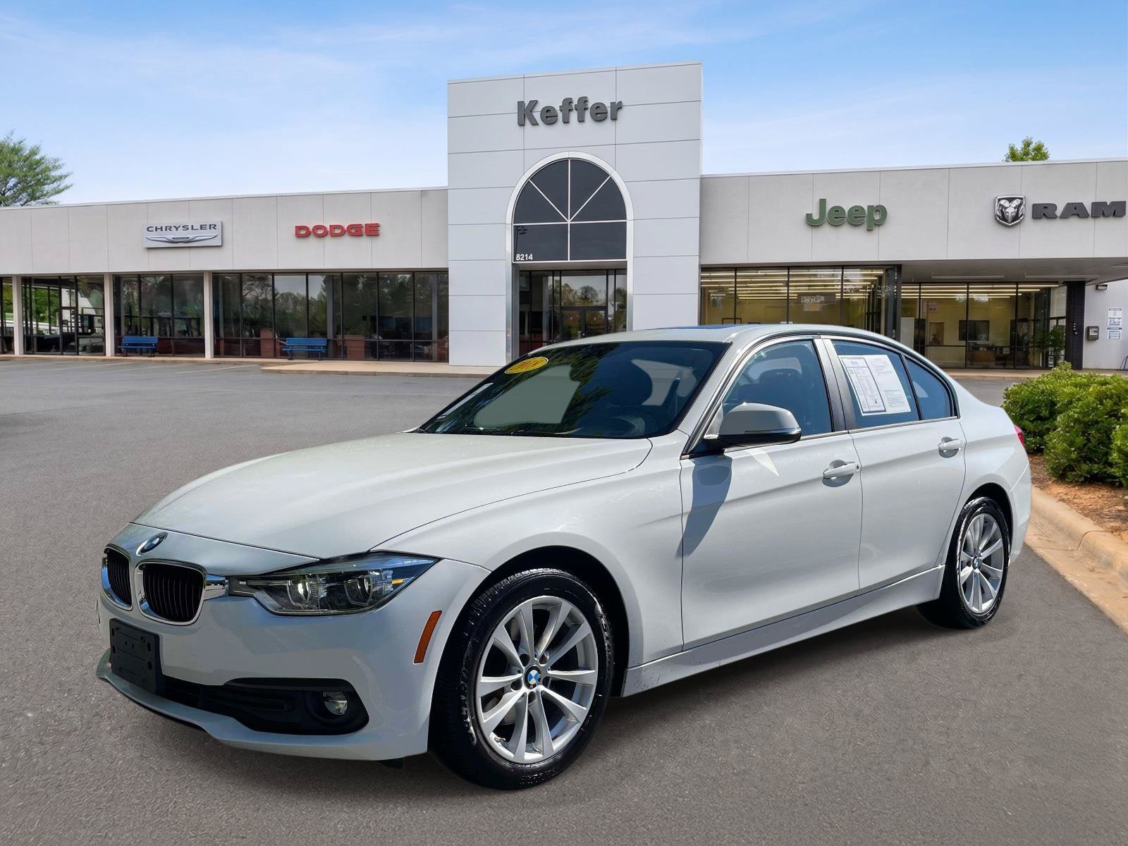 Used 2018 BMW 320i xDrive Sedan w/ Convenience Package AWD/4WD image 1