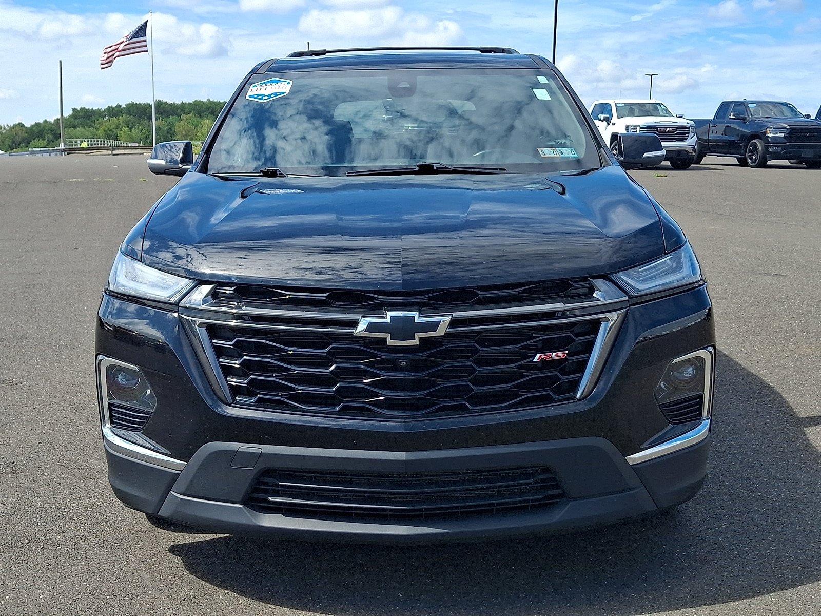 Used 2023 Chevrolet Traverse RS AWD/4WD image 2