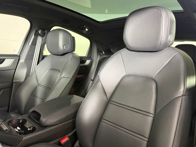 Used 2025 Porsche Cayenne Coupe AWD/4WD image 14