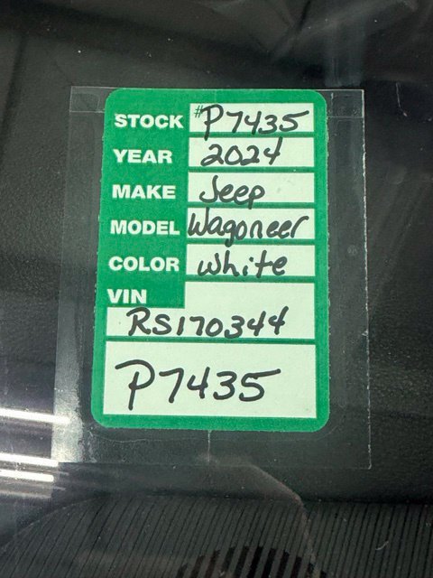 Used 2024 Jeep Wagoneer Series III AWD/4WD image 33