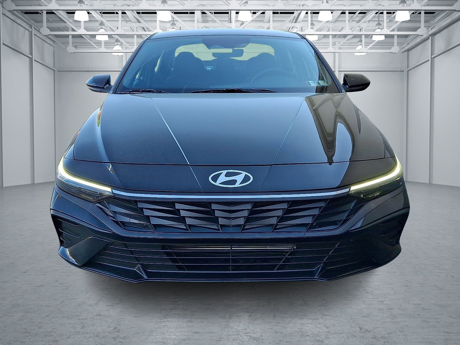 Certified 2025 Hyundai Elantra Sport FWD image 2