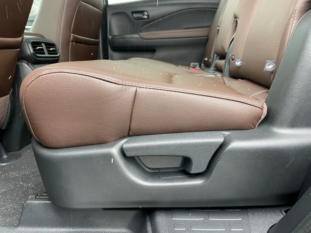 Certified 2025 Honda Passport EX-L image 41