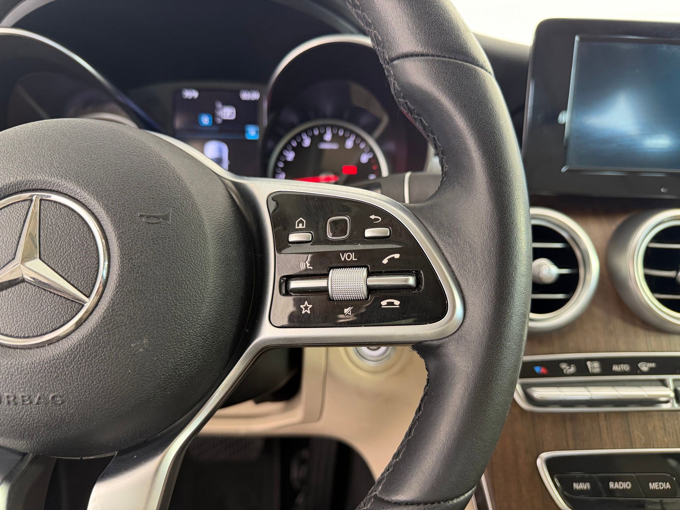 Used 2019 Mercedes-Benz C 300 4MATIC Sedan image 22