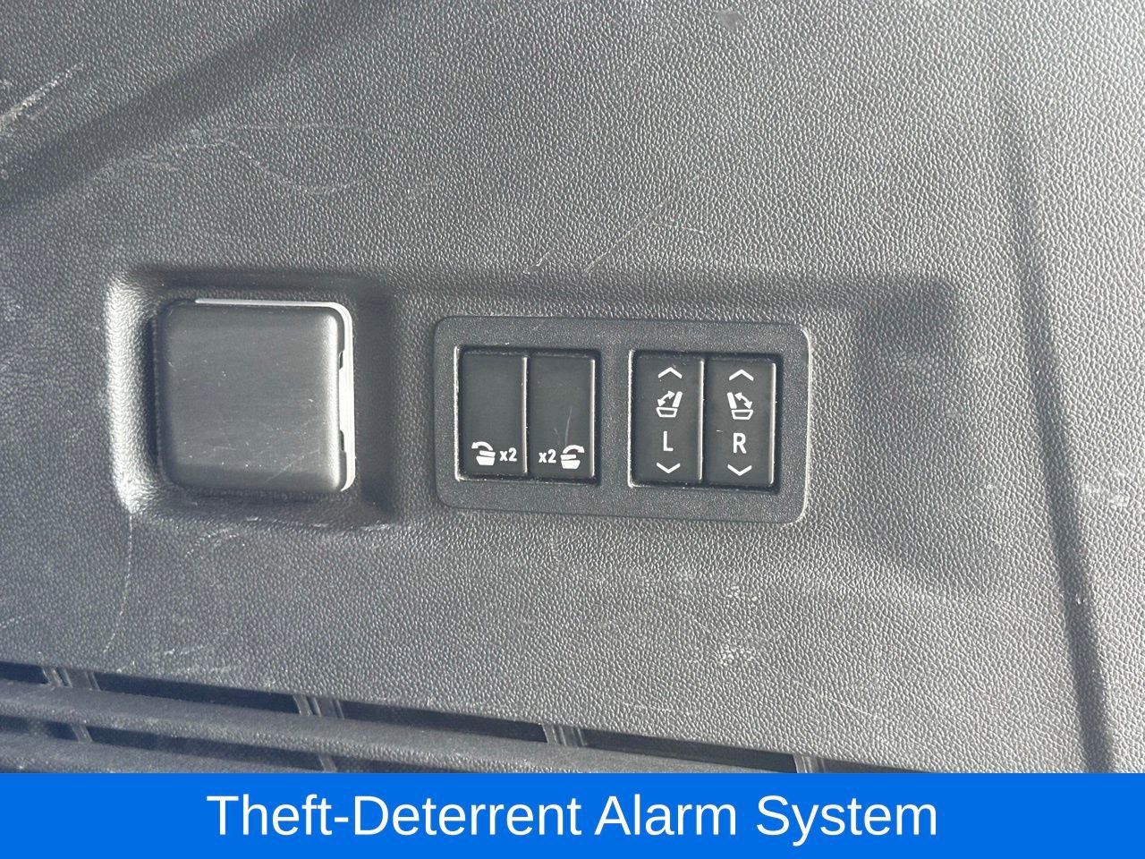 Used 2021 GMC Yukon Denali w/ Denali Ultimate Package image 14