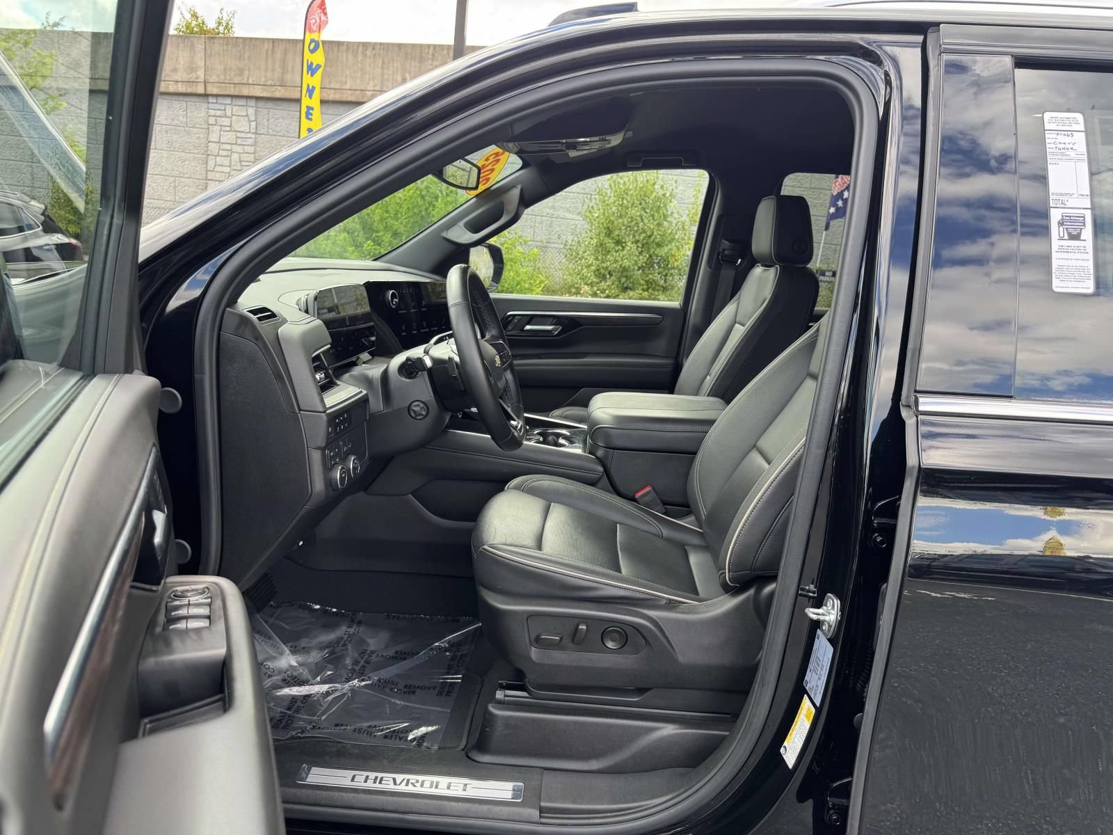 Used 2025 Chevrolet Tahoe Premier AWD/4WD image 21