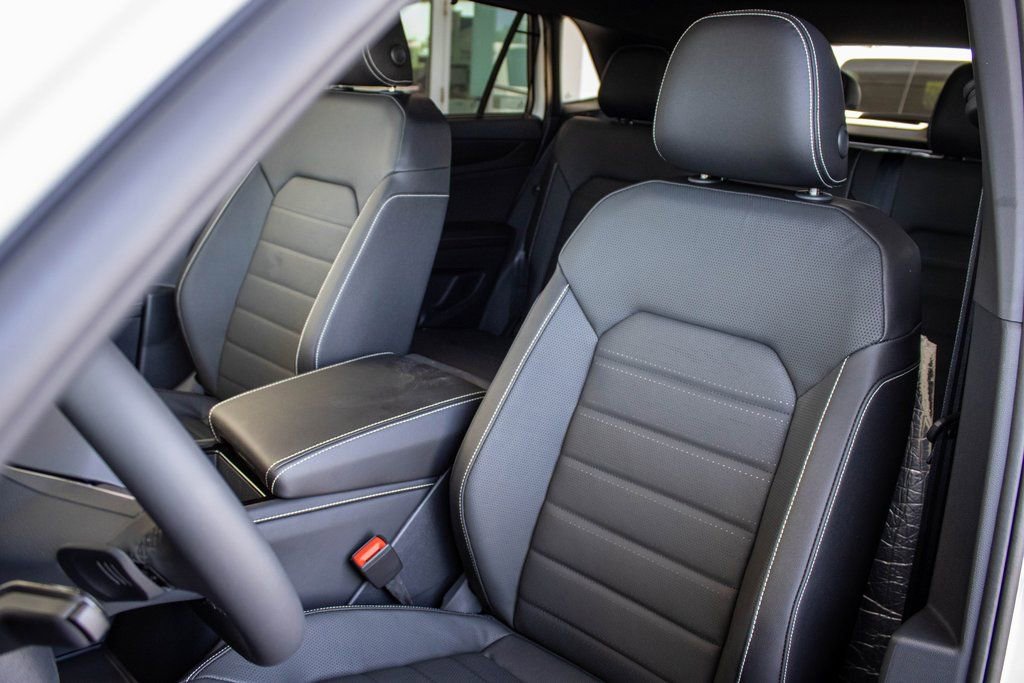 New 2025 Volkswagen Atlas Cross Sport SEL R-Line AWD/4WD image 32