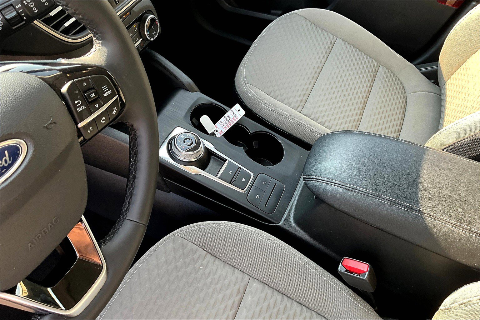 Used 2022 Ford Escape SE w/ SE Sport Appearance Package AWD/4WD image 15