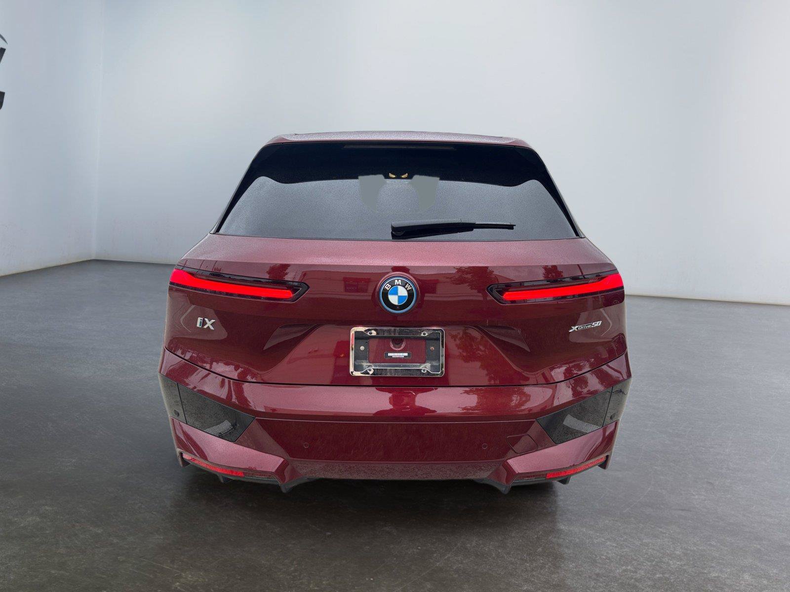 Used 2023 BMW iX xDrive50 w/ Premium Package AWD/4WD image 14