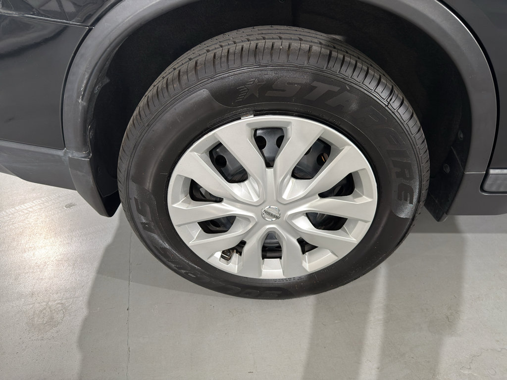 Used 2020 Nissan Rogue S image 11