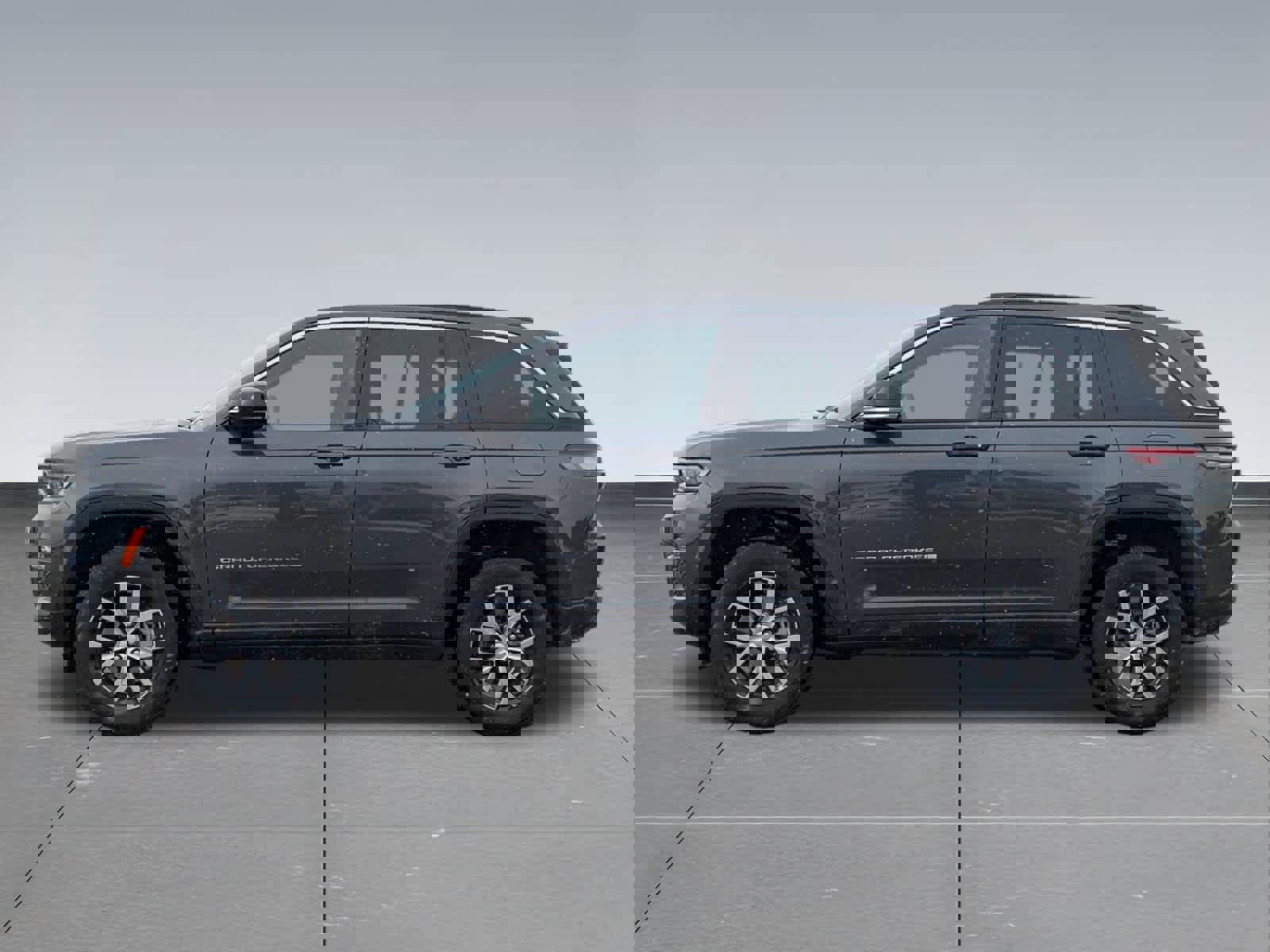 Used 2025 Jeep Grand Cherokee Limited image 3