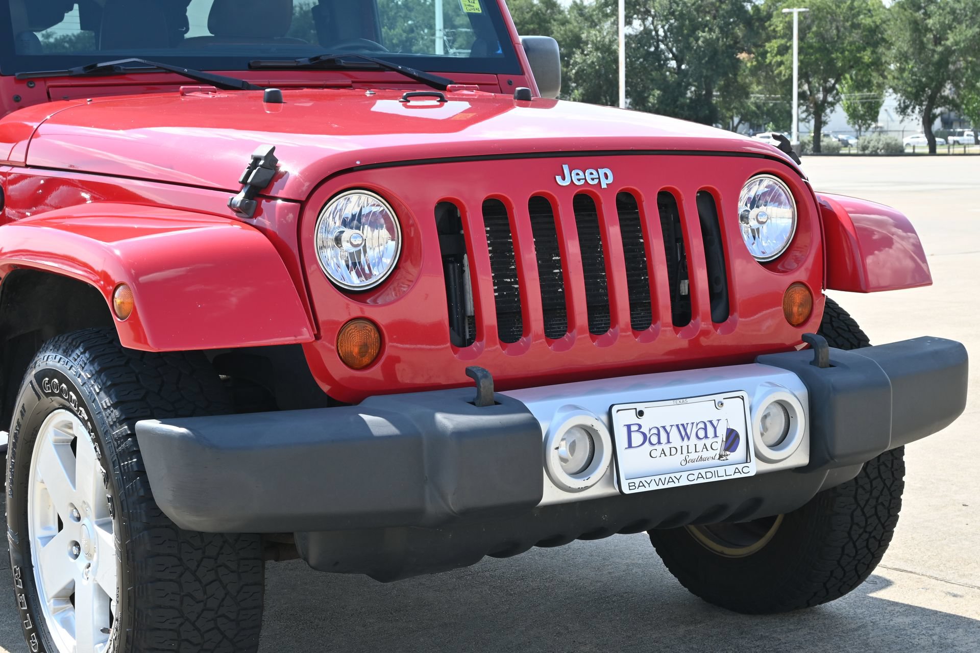 Used 2012 Jeep Wrangler Unlimited Sahara w/ Dual Top Group AWD/4WD image 25