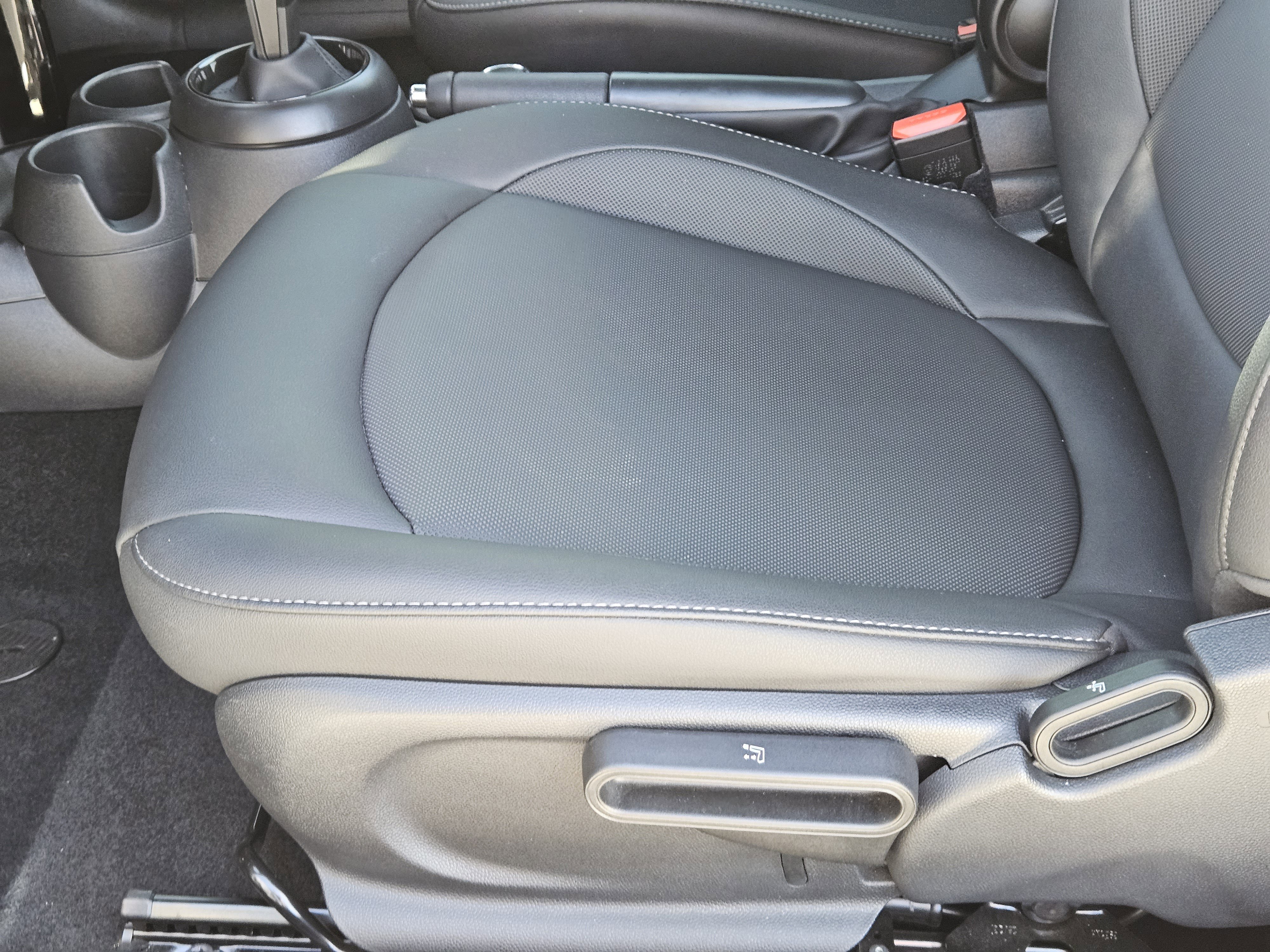 Used 2024 MINI Cooper Signature image 26